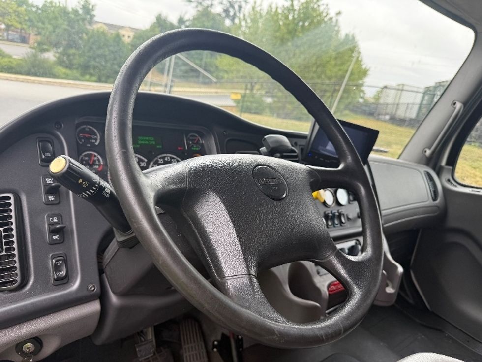 Refrigerated Truck-Light and Medium Duty Trucks-Freightliner-2019-M2-Jessup-MD-221,938\n\t\tmiles-$ 42,500 - Image 16