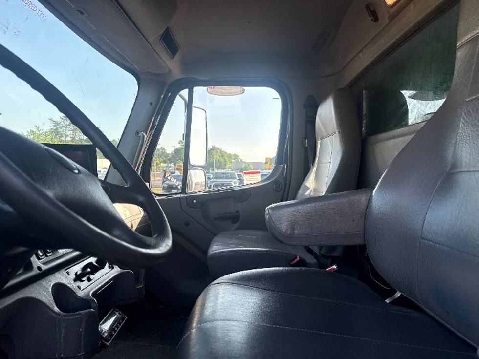 Refrigerated Truck-Light and Medium Duty Trucks-Freightliner-2019-M2-Jessup-MD-222,340\n\t\tmiles-$ 41,250 - Image 18