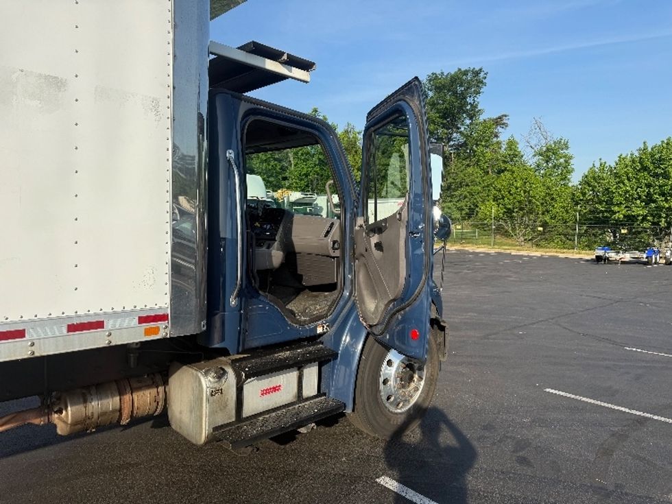 Refrigerated Truck-Light and Medium Duty Trucks-Freightliner-2019-M2-Jessup-MD-222,340\n\t\tmiles-$ 41,250 - Image 19