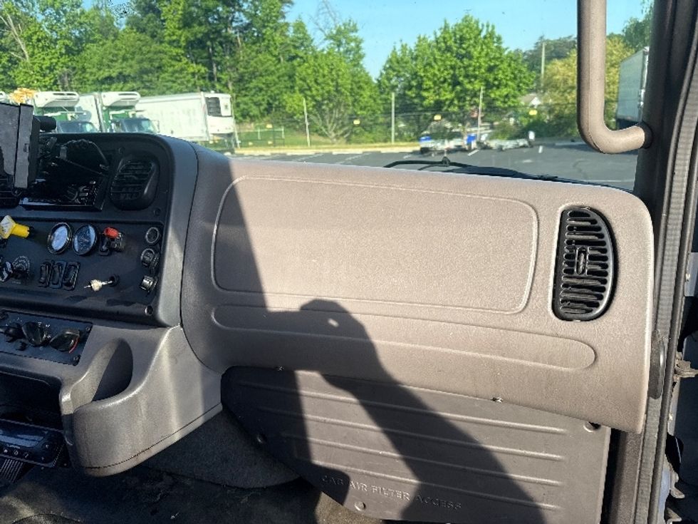 Refrigerated Truck-Light and Medium Duty Trucks-Freightliner-2019-M2-Jessup-MD-222,340\n\t\tmiles-$ 41,250 - Image 20