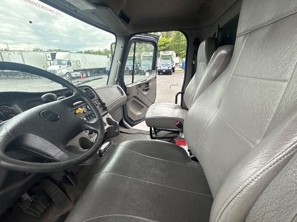 Refrigerated Truck-Light and Medium Duty Trucks-Freightliner-2019-M2-Jessup-MD-231,998\n\t\tmiles-$ 34,000 - Image 19