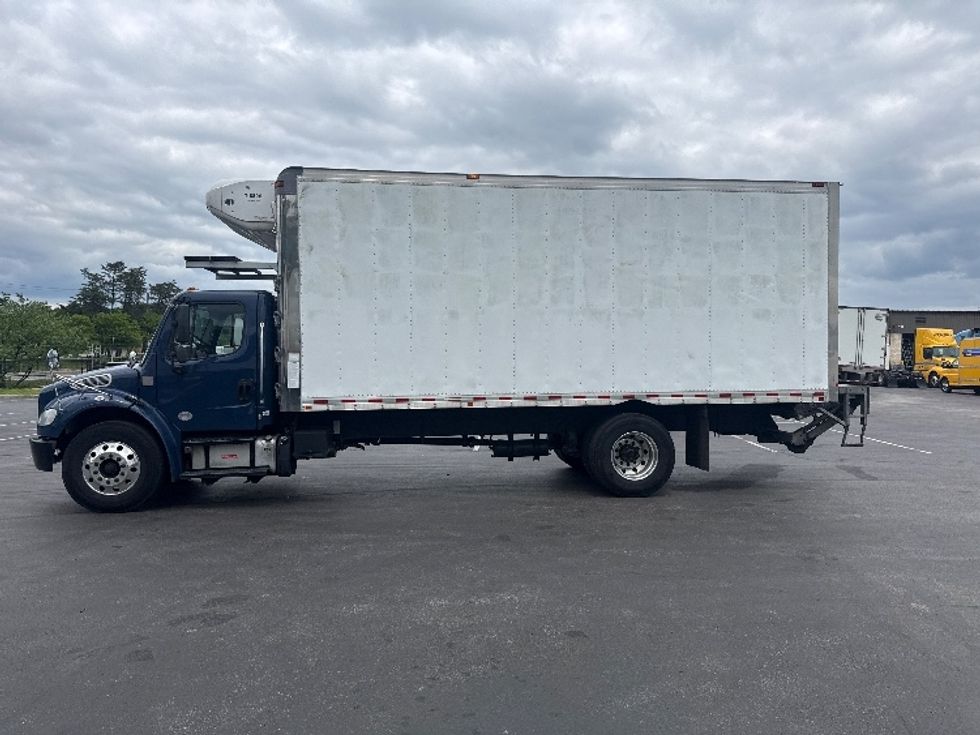 Refrigerated Truck-Light and Medium Duty Trucks-Freightliner-2019-M2-Jessup-MD-231,998\n\t\tmiles-$ 34,000 - Image 4