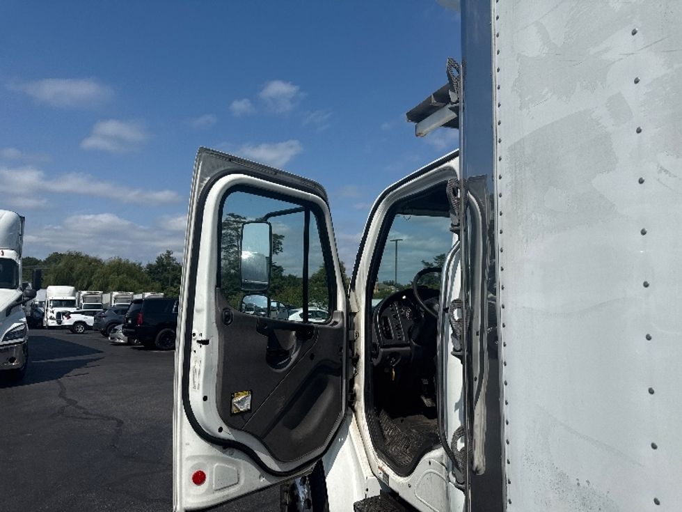 Refrigerated Truck-Light and Medium Duty Trucks-Freightliner-2019-M2-Jessup-MD-233,773\n\t\tmiles-$ 41,750 - Image 15