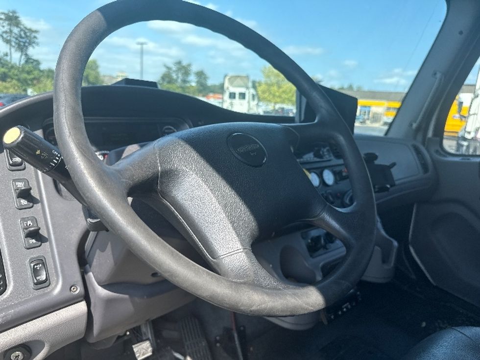 Refrigerated Truck-Light and Medium Duty Trucks-Freightliner-2019-M2-Jessup-MD-233,773\n\t\tmiles-$ 41,750 - Image 16