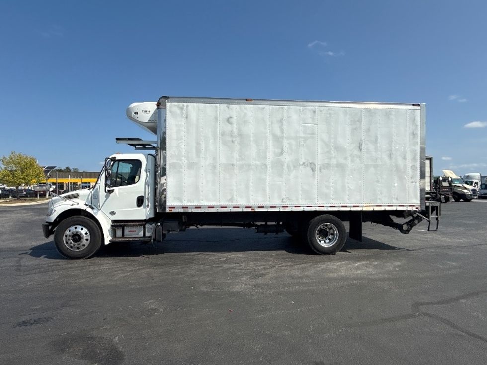 Refrigerated Truck-Light and Medium Duty Trucks-Freightliner-2019-M2-Jessup-MD-233,773\n\t\tmiles-$ 41,750 - Image 4