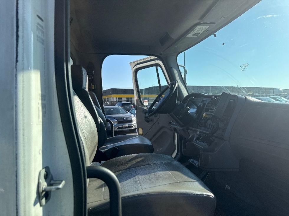 Refrigerated Truck-Light and Medium Duty Trucks-Freightliner-2019-M2-Jessup-MD-235,413\n\t\tmiles-$ 41,000 - Image 21