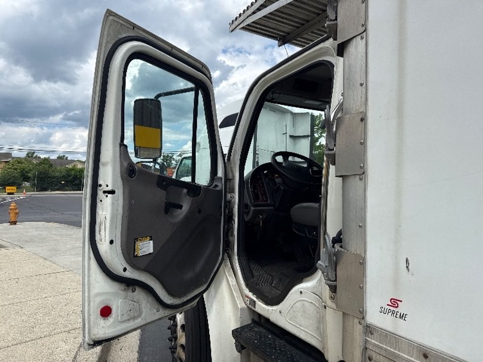 Refrigerated Truck-Light and Medium Duty Trucks-Freightliner-2019-M2-Jessup-MD-236,615\n\t\tmiles-$ 46,750 - Image 15