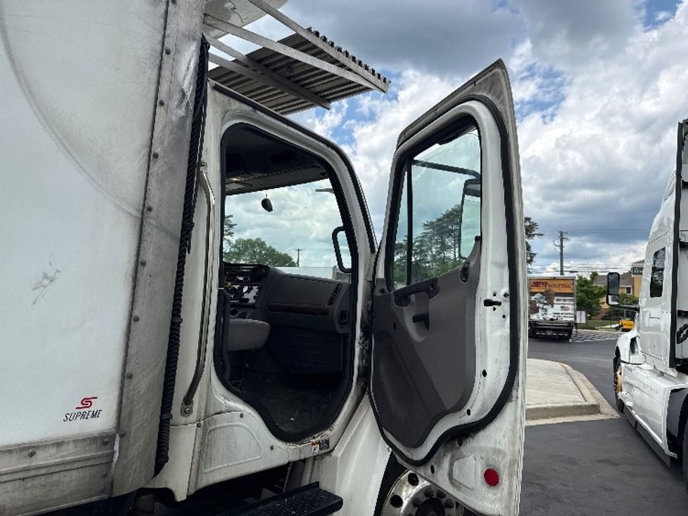 Refrigerated Truck-Light and Medium Duty Trucks-Freightliner-2019-M2-Jessup-MD-236,615\n\t\tmiles-$ 46,750 - Image 18