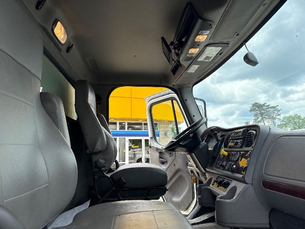 Refrigerated Truck-Light and Medium Duty Trucks-Freightliner-2019-M2-Jessup-MD-236,615\n\t\tmiles-$ 46,750 - Image 20