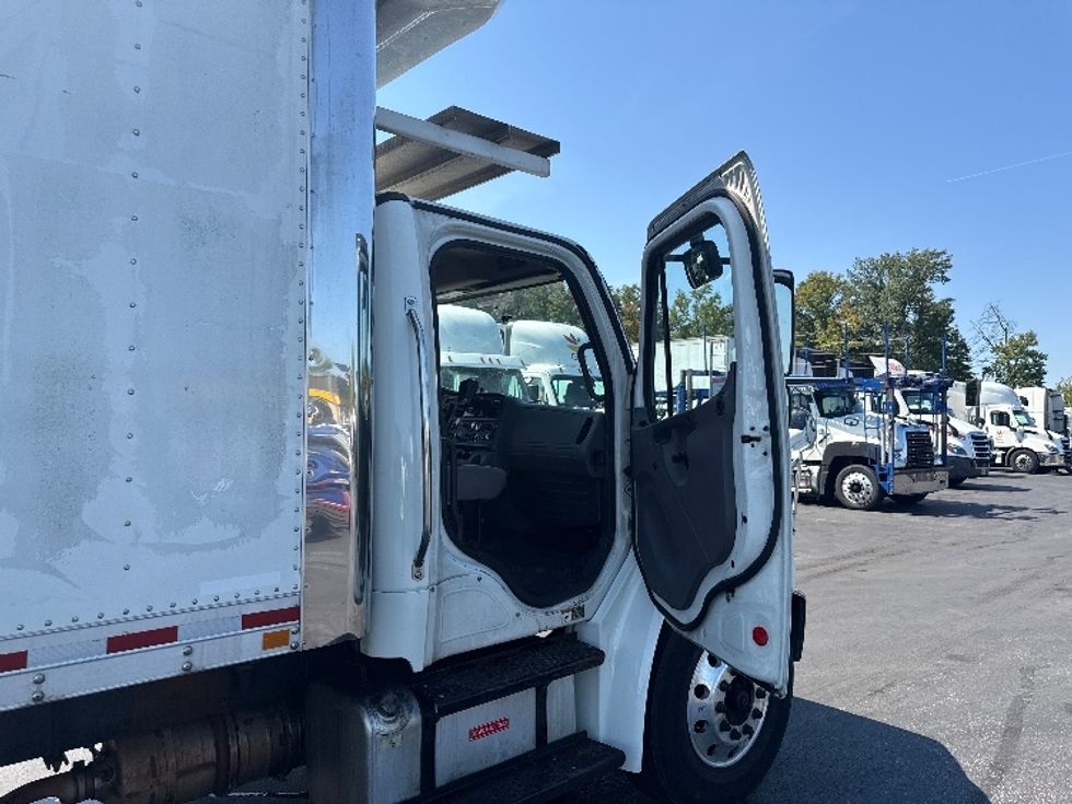 Refrigerated Truck-Light and Medium Duty Trucks-Freightliner-2019-M2-Jessup-MD-238,193\n\t\tmiles-$ 40,000 - Image 19