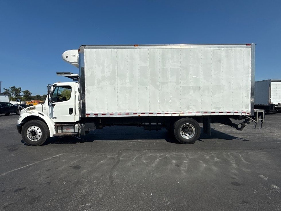 Refrigerated Truck-Light and Medium Duty Trucks-Freightliner-2019-M2-Jessup-MD-238,193\n\t\tmiles-$ 40,000 - Image 4