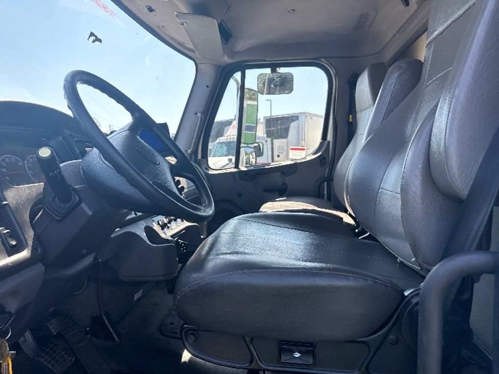 Refrigerated Truck-Light and Medium Duty Trucks-Freightliner-2019-M2-Jessup-MD-238,611\n\t\tmiles-$ 40,750 - Image 18