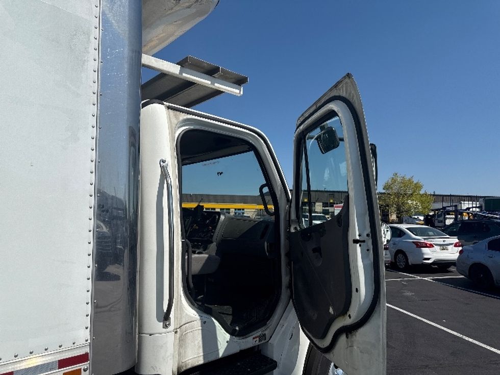Refrigerated Truck-Light and Medium Duty Trucks-Freightliner-2019-M2-Jessup-MD-238,611\n\t\tmiles-$ 40,750 - Image 19