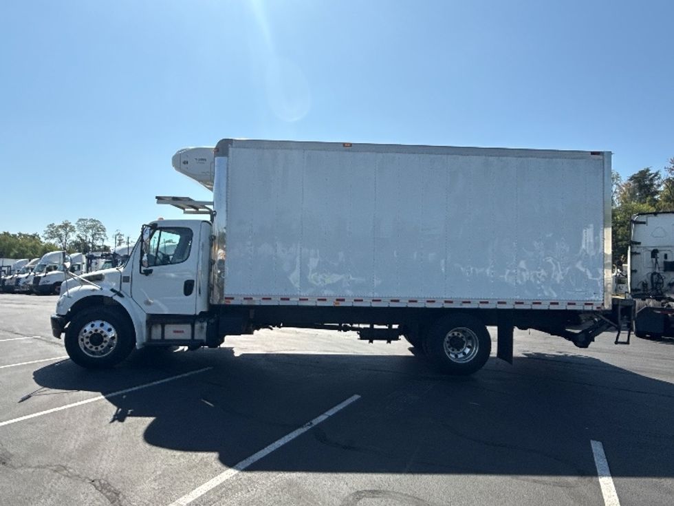 Refrigerated Truck-Light and Medium Duty Trucks-Freightliner-2019-M2-Jessup-MD-238,611\n\t\tmiles-$ 40,750 - Image 4