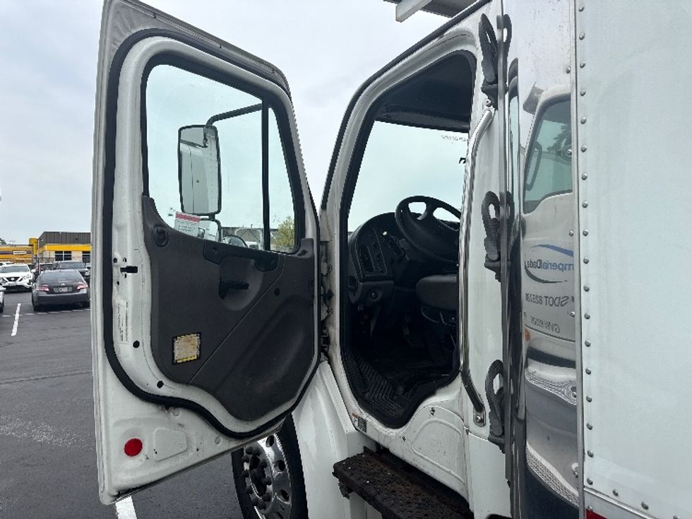 Refrigerated Truck-Light and Medium Duty Trucks-Freightliner-2019-M2-Jessup-MD-240,124\n\t\tmiles-$ 39,500 - Image 16