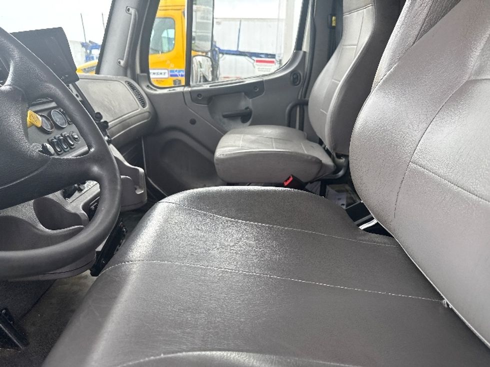 Refrigerated Truck-Light and Medium Duty Trucks-Freightliner-2019-M2-Jessup-MD-240,124\n\t\tmiles-$ 39,500 - Image 19