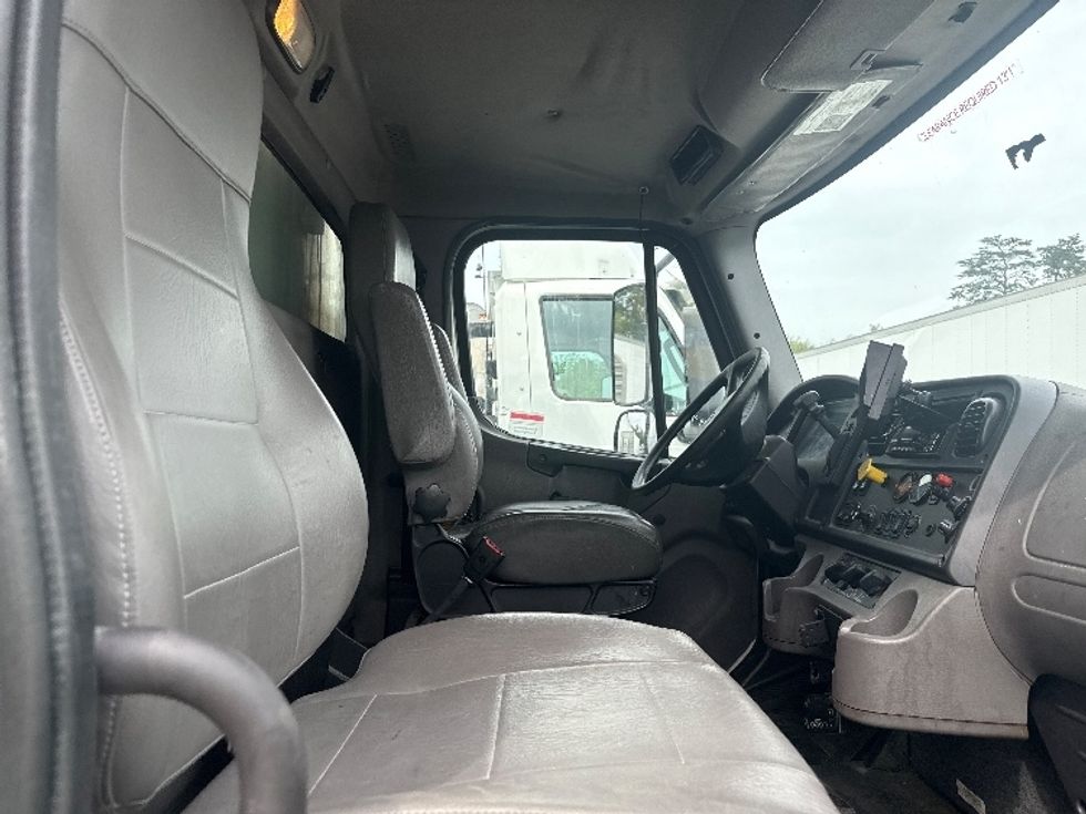 Refrigerated Truck-Light and Medium Duty Trucks-Freightliner-2019-M2-Jessup-MD-240,124\n\t\tmiles-$ 39,500 - Image 22