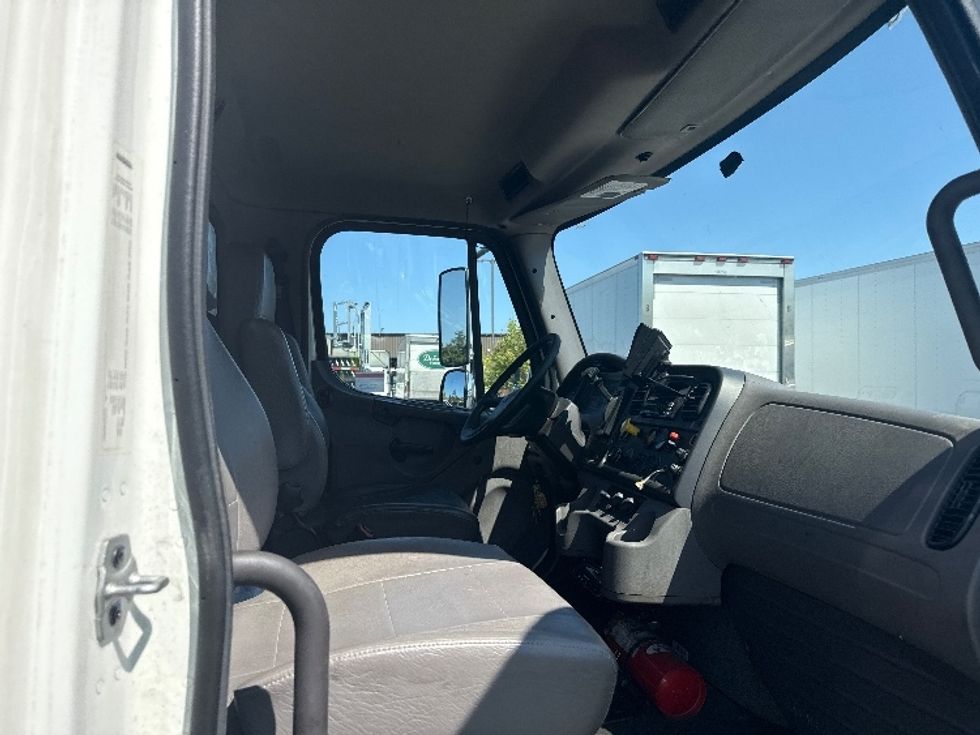 Refrigerated Truck-Light and Medium Duty Trucks-Freightliner-2019-M2-Jessup-MD-245,568\n\t\tmiles-$ 40,000 - Image 21