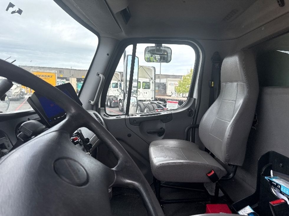 Refrigerated Truck-Light and Medium Duty Trucks-Freightliner-2019-M2-Jessup-MD-254,225\n\t\tmiles-$ 37,250 - Image 19