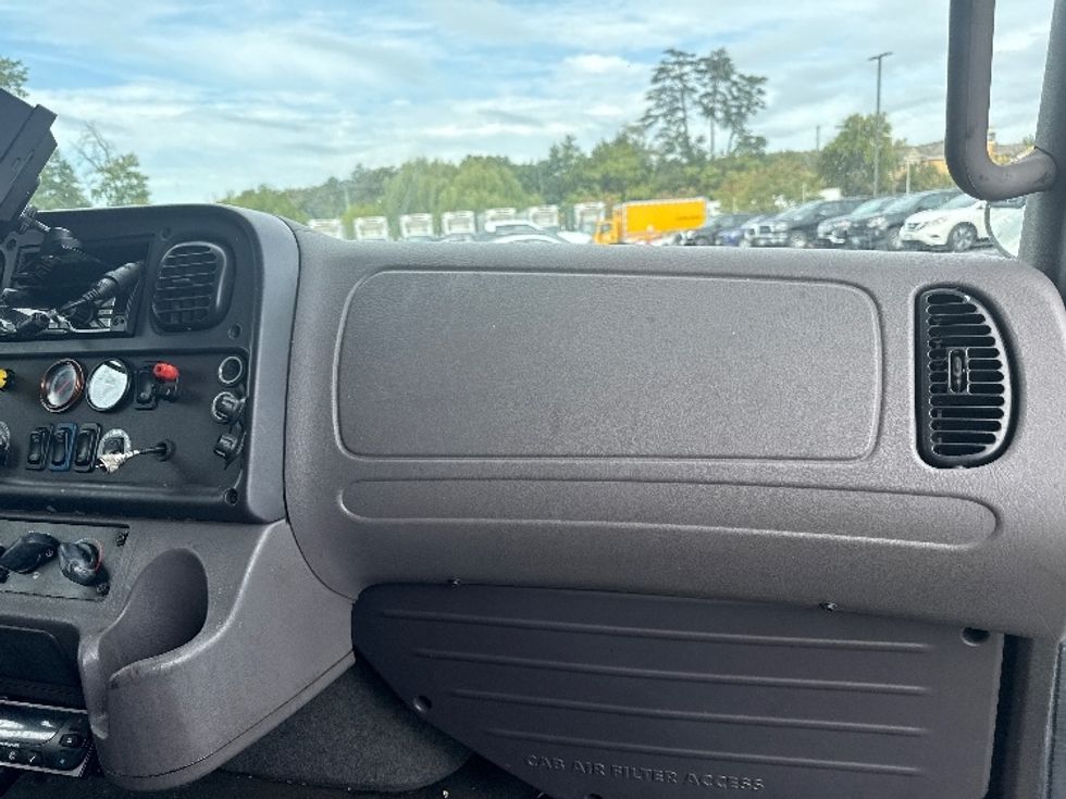 Refrigerated Truck-Light and Medium Duty Trucks-Freightliner-2019-M2-Jessup-MD-254,225\n\t\tmiles-$ 37,250 - Image 21