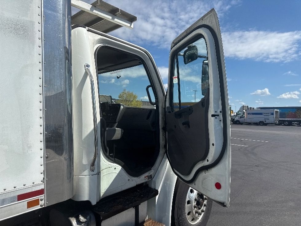 Refrigerated Truck-Light and Medium Duty Trucks-Freightliner-2019-M2-Jessup-MD-255,814\n\t\tmiles-$ 38,250 - Image 19
