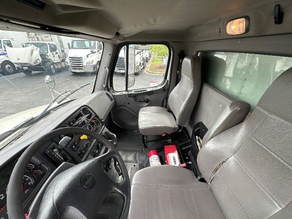 Refrigerated Truck-Light and Medium Duty Trucks-Freightliner-2019-M2-Jessup-MD-93,884\n\t\tmiles-$ 56,500 - Image 19
