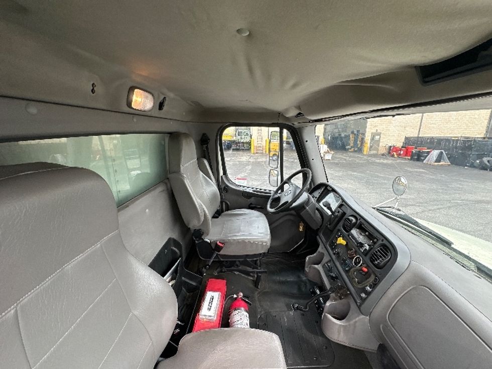 Refrigerated Truck-Light and Medium Duty Trucks-Freightliner-2019-M2-Jessup-MD-93,884\n\t\tmiles-$ 56,500 - Image 22