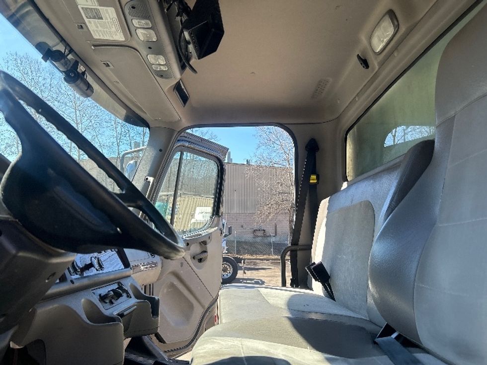 Refrigerated Truck-Light and Medium Duty Trucks-Freightliner-2019-M2-Jessup-PA-312,678\n\t\tmiles-$ 20,000 - Image 18