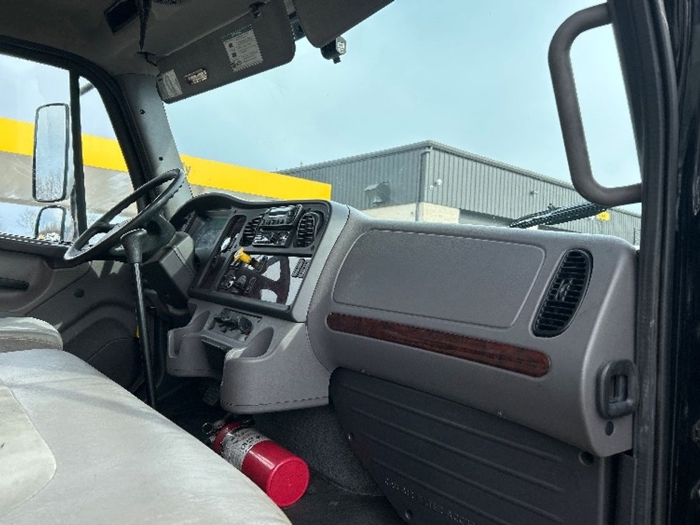 Refrigerated Truck-Light and Medium Duty Trucks-Freightliner-2019-M2-Jessup-PA-349,160\n\t\tmiles-$ 20,500 - Image 20