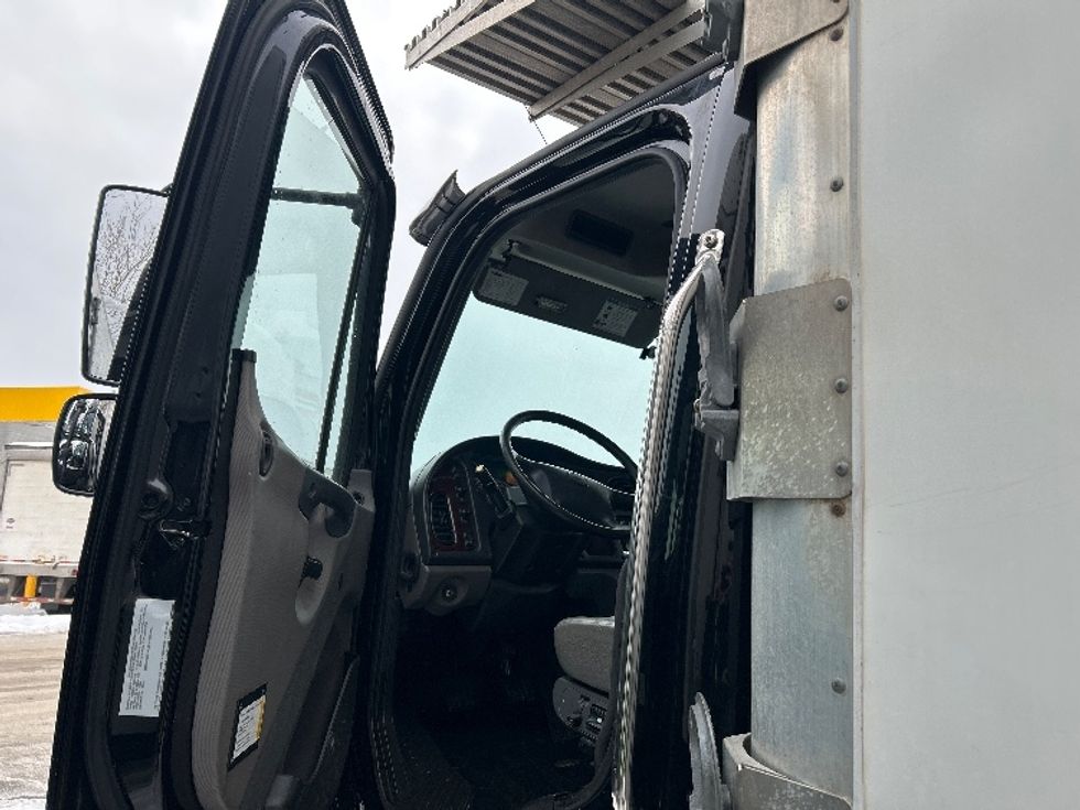 Refrigerated Truck-Light and Medium Duty Trucks-Freightliner-2019-M2-Jessup-PA-352,215\n\t\tmiles-$ 20,000 - Image 15