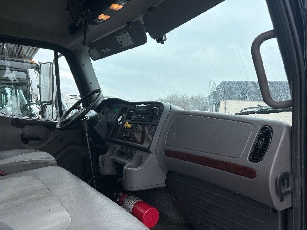 Refrigerated Truck-Light and Medium Duty Trucks-Freightliner-2019-M2-Jessup-PA-352,215\n\t\tmiles-$ 20,000 - Image 19