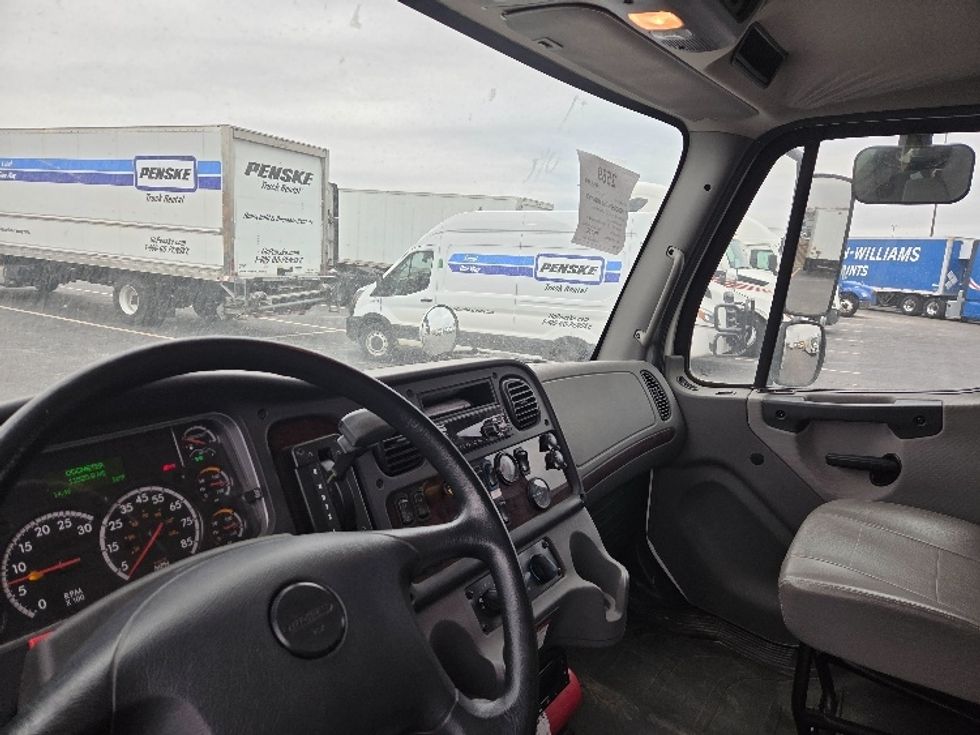 Refrigerated Truck-Light and Medium Duty Trucks-Freightliner-2019-M2-Kansas City-MO-11,820\n\t\tmiles-$ 68,250 - Image 15