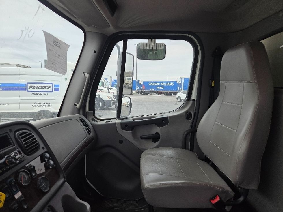 Refrigerated Truck-Light and Medium Duty Trucks-Freightliner-2019-M2-Kansas City-MO-11,820\n\t\tmiles-$ 68,250 - Image 17