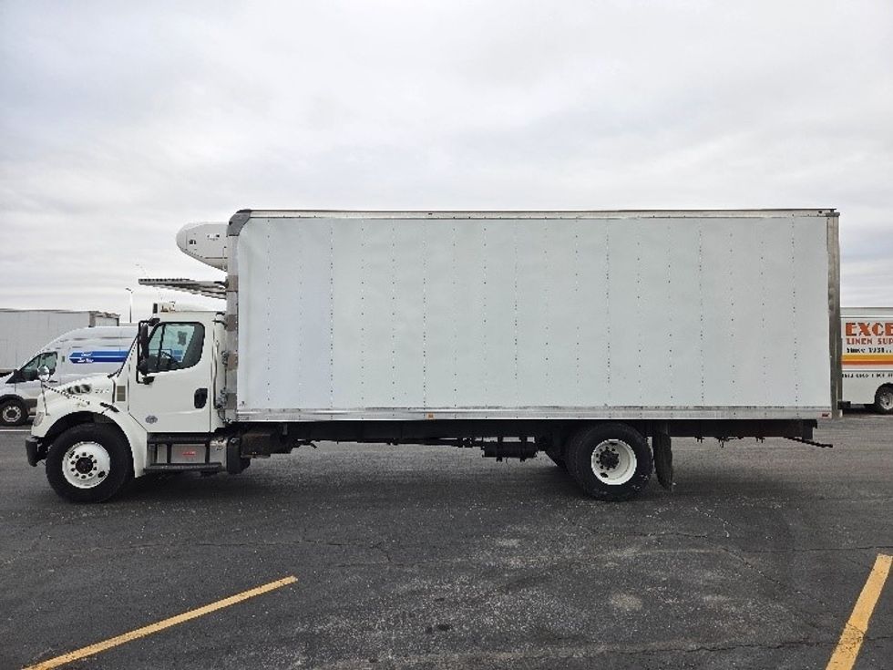 Refrigerated Truck-Light and Medium Duty Trucks-Freightliner-2019-M2-Kansas City-MO-11,820\n\t\tmiles-$ 68,250 - Image 4