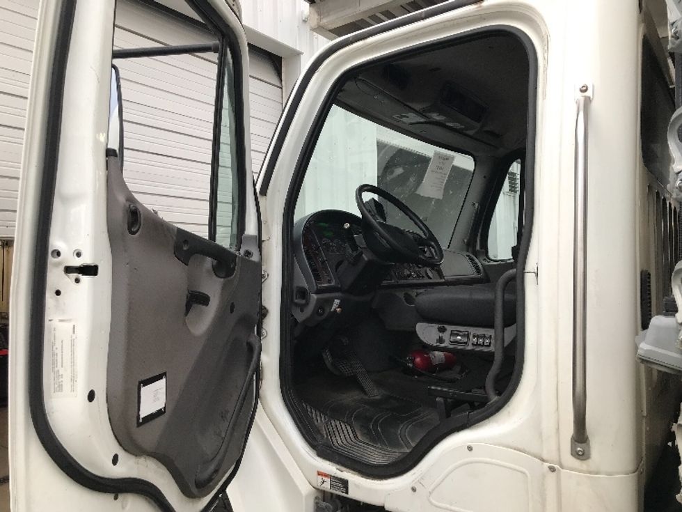 Refrigerated Truck-Light and Medium Duty Trucks-Freightliner-2019-M2-Kansas City-MO-314,090\n\t\tmiles-$ 41,500 - Image 16