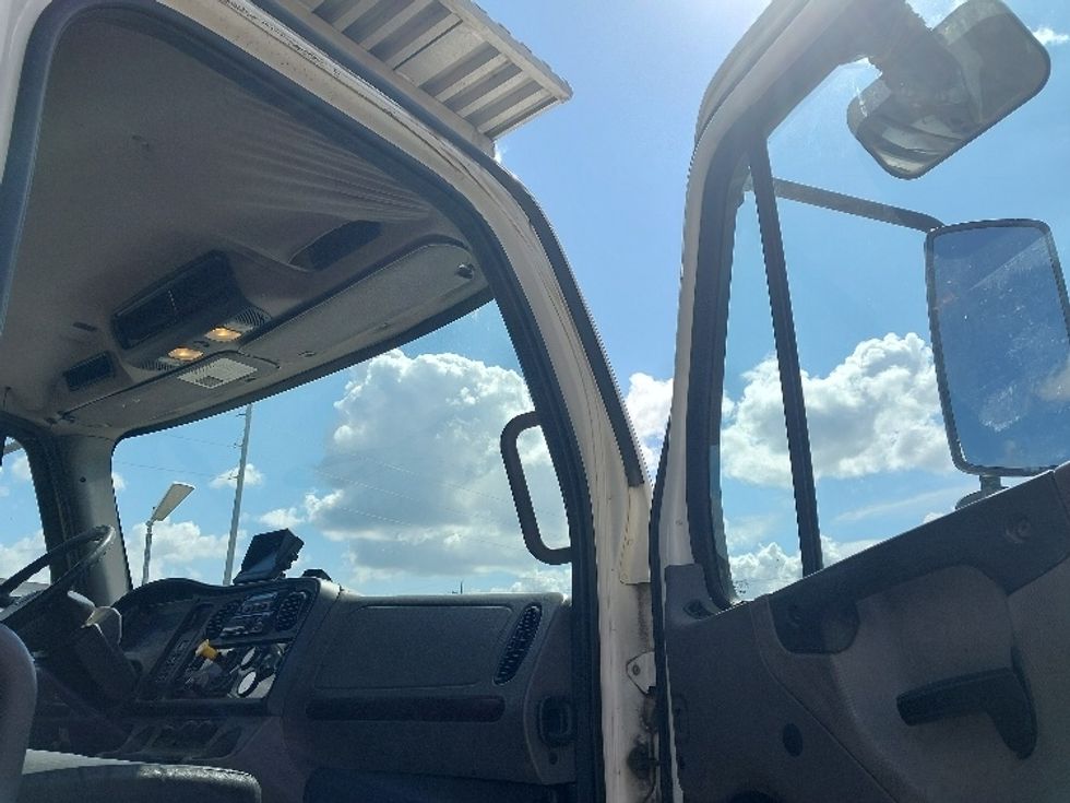 Refrigerated Truck-Light and Medium Duty Trucks-Freightliner-2019-M2-Kansas City-MO-314,090\n\t\tmiles-$ 41,500 - Image 20