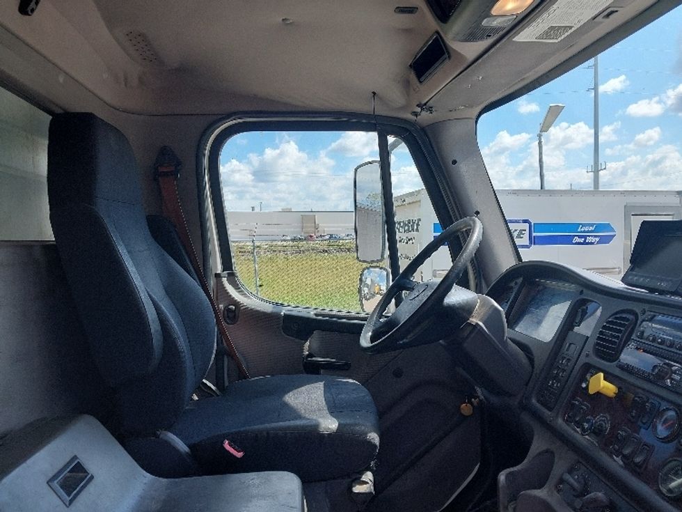 Refrigerated Truck-Light and Medium Duty Trucks-Freightliner-2019-M2-Kansas City-MO-314,090\n\t\tmiles-$ 41,500 - Image 22