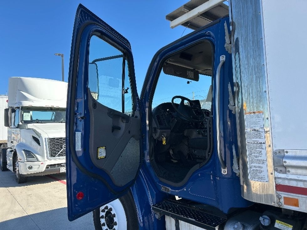 Refrigerated Truck-Light and Medium Duty Trucks-Freightliner-2019-M2-Katy-TX-155,354\n\t\tmiles-$ 47,500 - Image 16