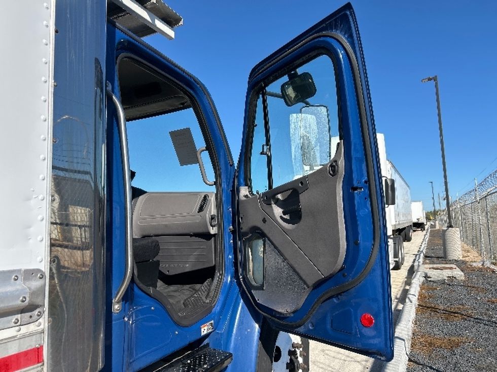 Refrigerated Truck-Light and Medium Duty Trucks-Freightliner-2019-M2-Katy-TX-155,354\n\t\tmiles-$ 47,500 - Image 20
