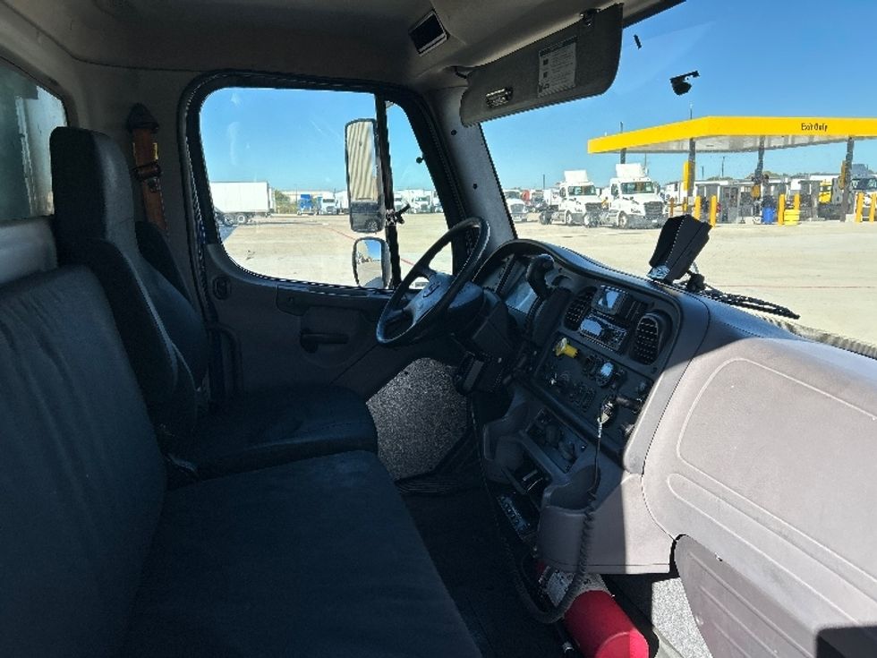 Refrigerated Truck-Light and Medium Duty Trucks-Freightliner-2019-M2-Katy-TX-155,354\n\t\tmiles-$ 47,500 - Image 22