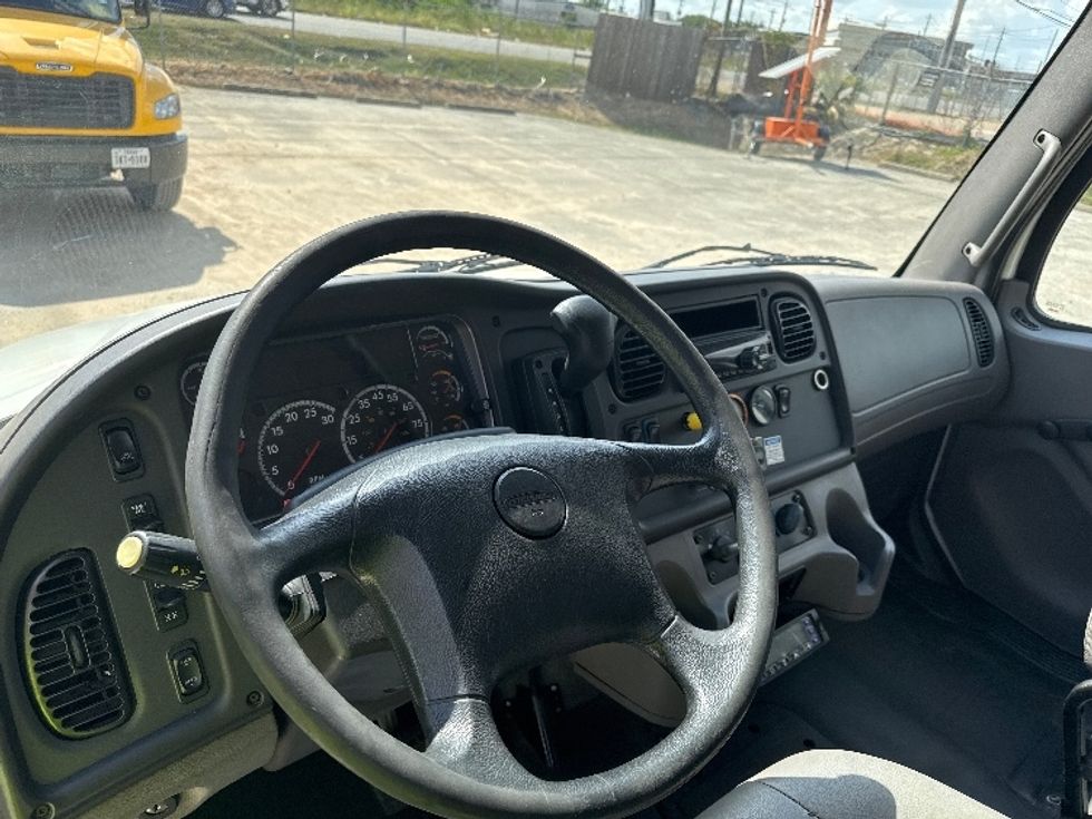 Refrigerated Truck-Light and Medium Duty Trucks-Freightliner-2019-M2-Katy-TX-179,686\n\t\tmiles-$ 60,000 - Image 18