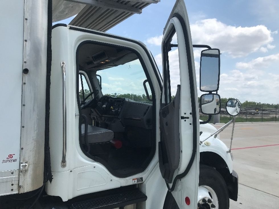 Refrigerated Truck-Light and Medium Duty Trucks-Freightliner-2019-M2-Katy-TX-228,475\n\t\tmiles-$ 52,500 - Image 20