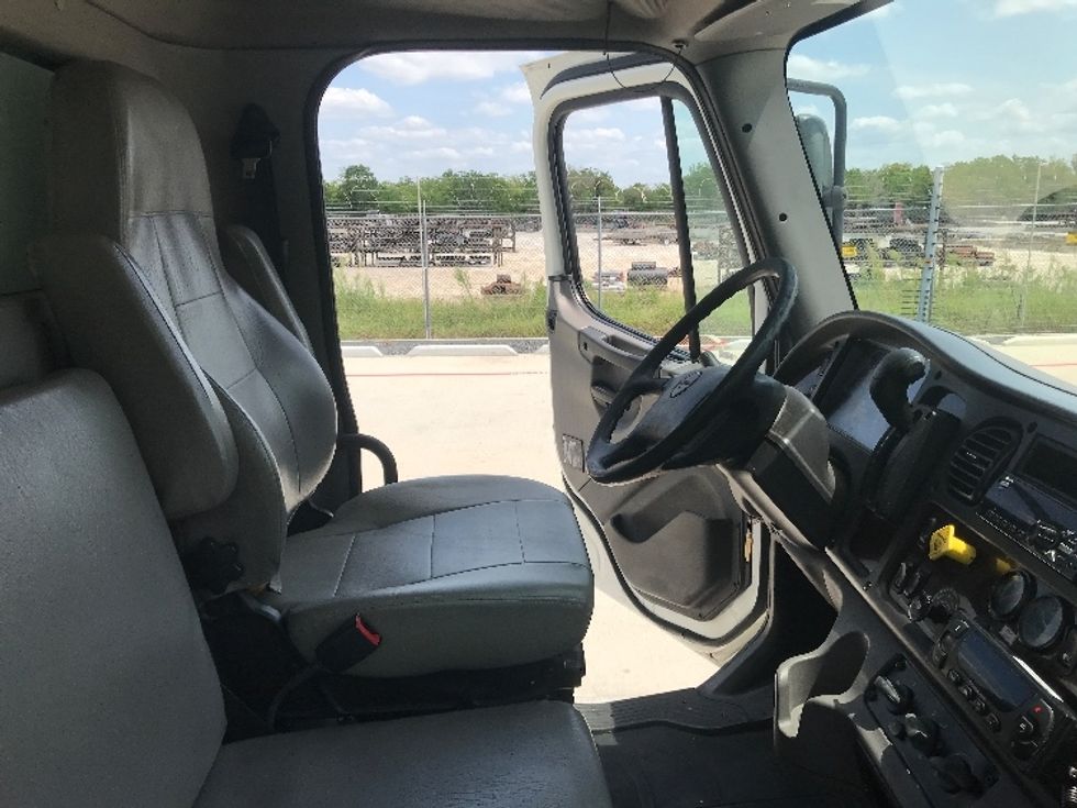 Refrigerated Truck-Light and Medium Duty Trucks-Freightliner-2019-M2-Katy-TX-228,475\n\t\tmiles-$ 52,500 - Image 22