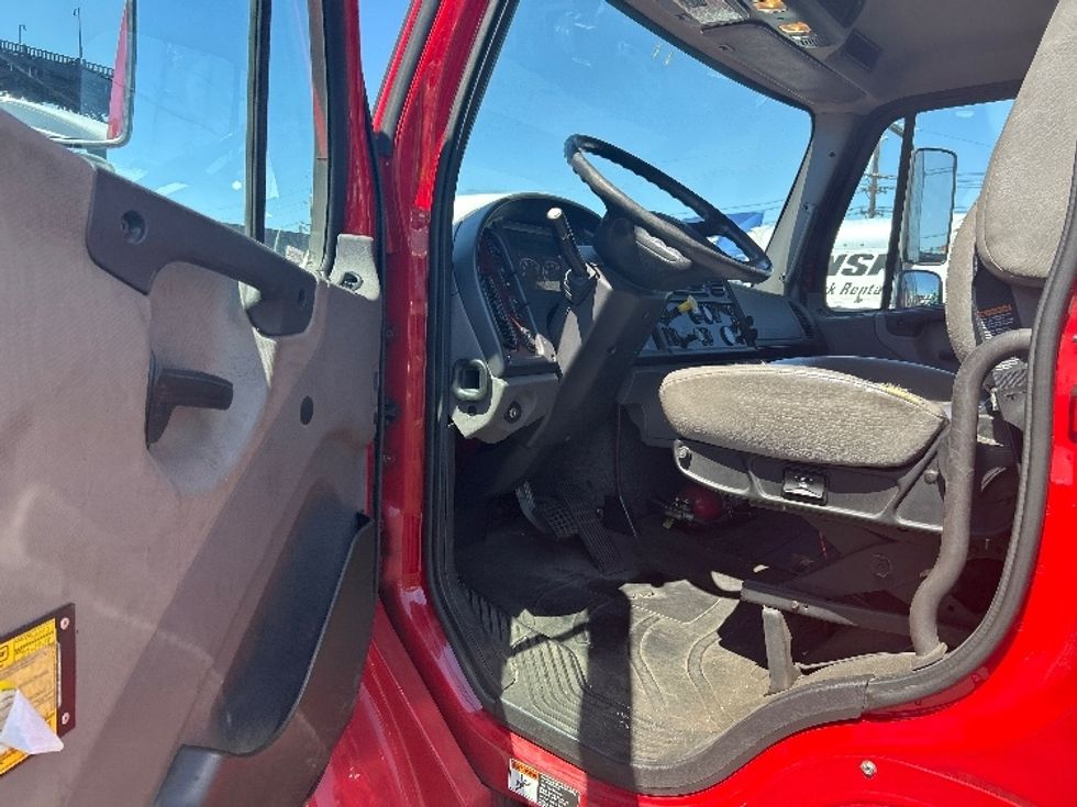 Refrigerated Truck-Light and Medium Duty Trucks-Freightliner-2019-M2-Kearny-NJ-93,148\n\t\tmiles-$ 46,500 - Image 16
