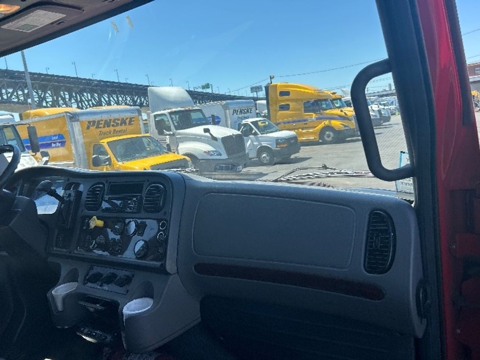 Refrigerated Truck-Light and Medium Duty Trucks-Freightliner-2019-M2-Kearny-NJ-93,148\n\t\tmiles-$ 46,500 - Image 21