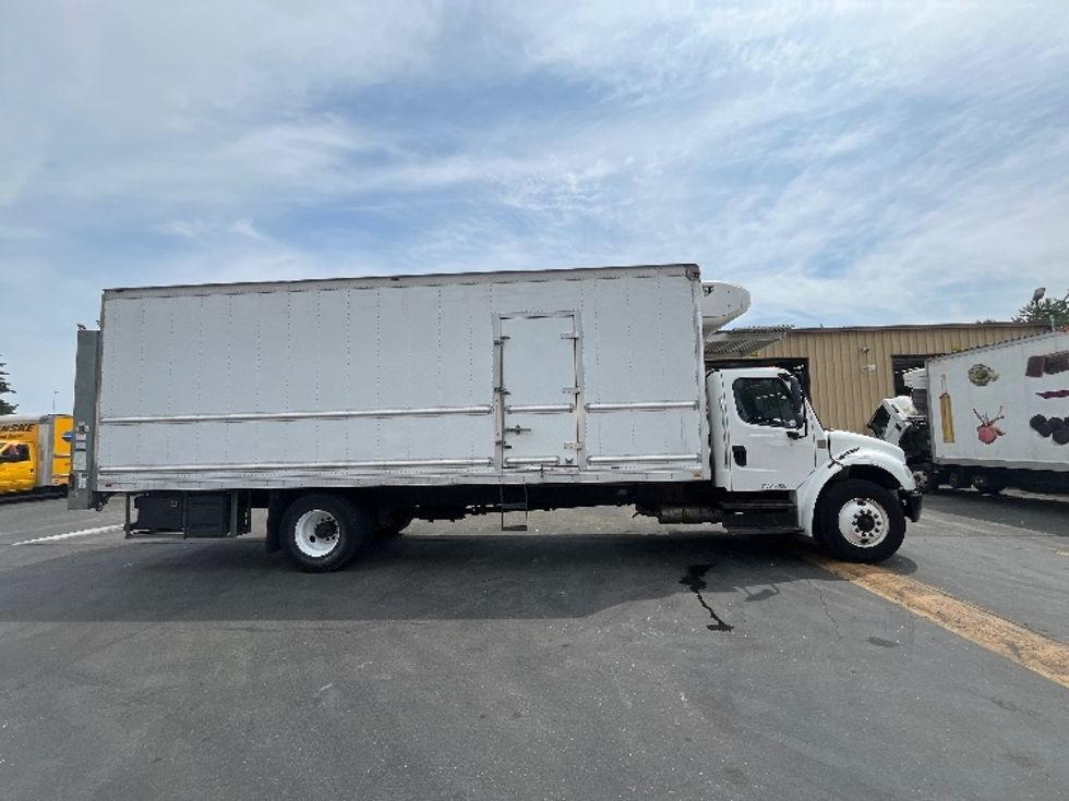 Refrigerated Truck-Light and Medium Duty Trucks-Freightliner-2019-M2-Kent-WA-136,887\n\t\tmiles-$ 67,500 - Image 15