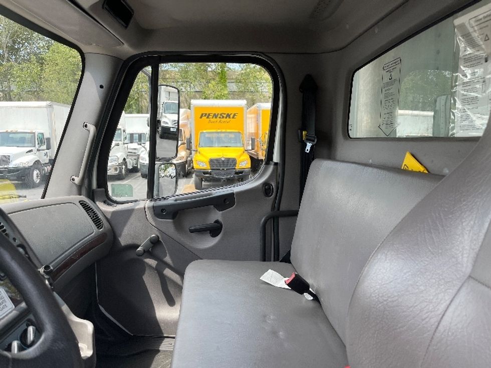 Refrigerated Truck-Light and Medium Duty Trucks-Freightliner-2019-M2-Kent-WA-136,887\n\t\tmiles-$ 67,500 - Image 19