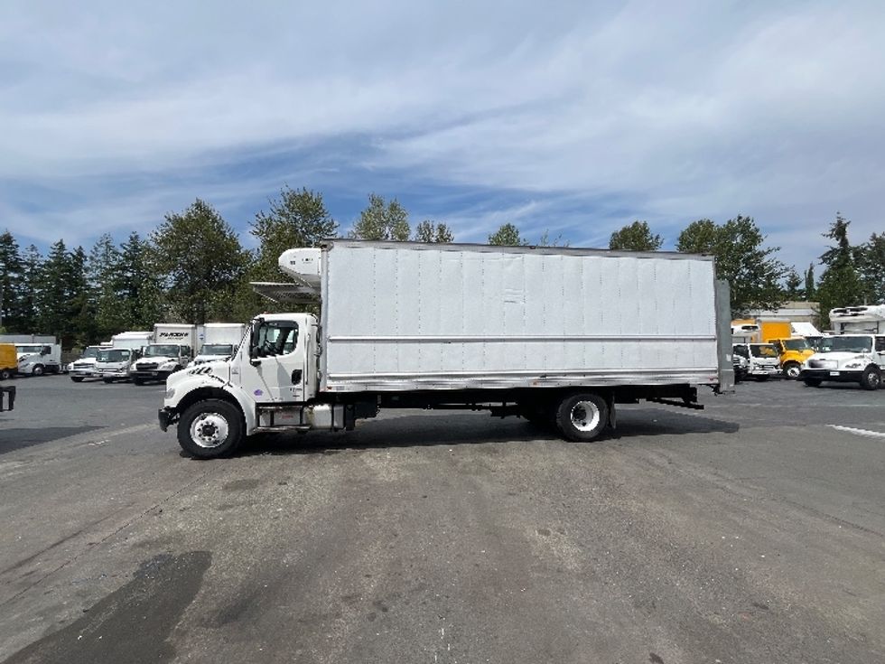 Refrigerated Truck-Light and Medium Duty Trucks-Freightliner-2019-M2-Kent-WA-136,887\n\t\tmiles-$ 67,500 - Image 4