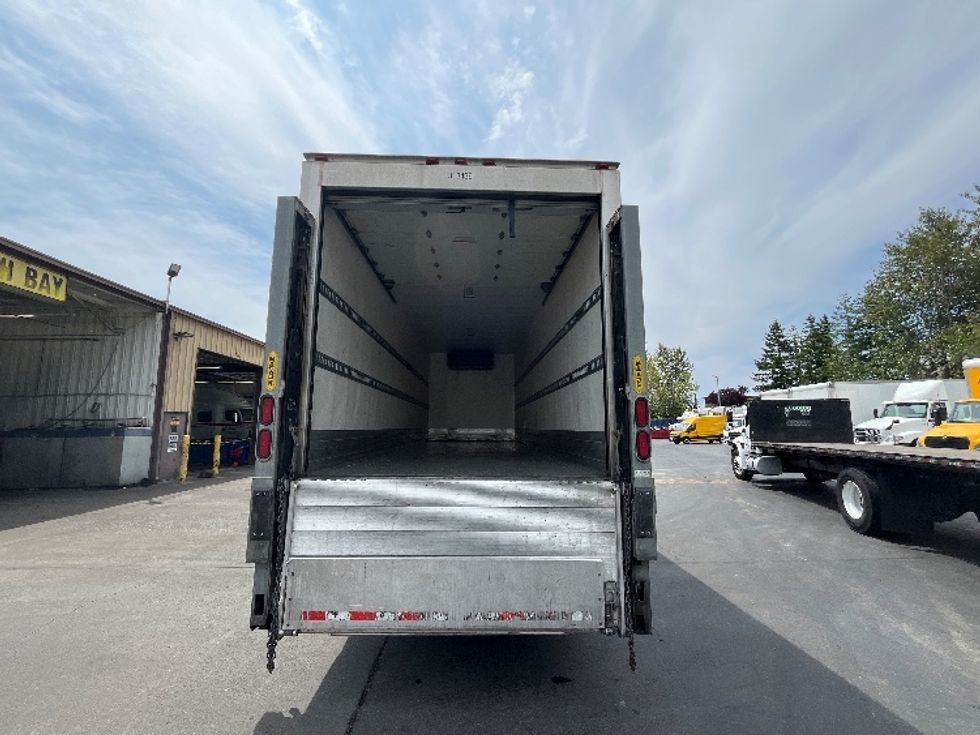 Refrigerated Truck-Light and Medium Duty Trucks-Freightliner-2019-M2-Kent-WA-136,887\n\t\tmiles-$ 67,500 - Image 8