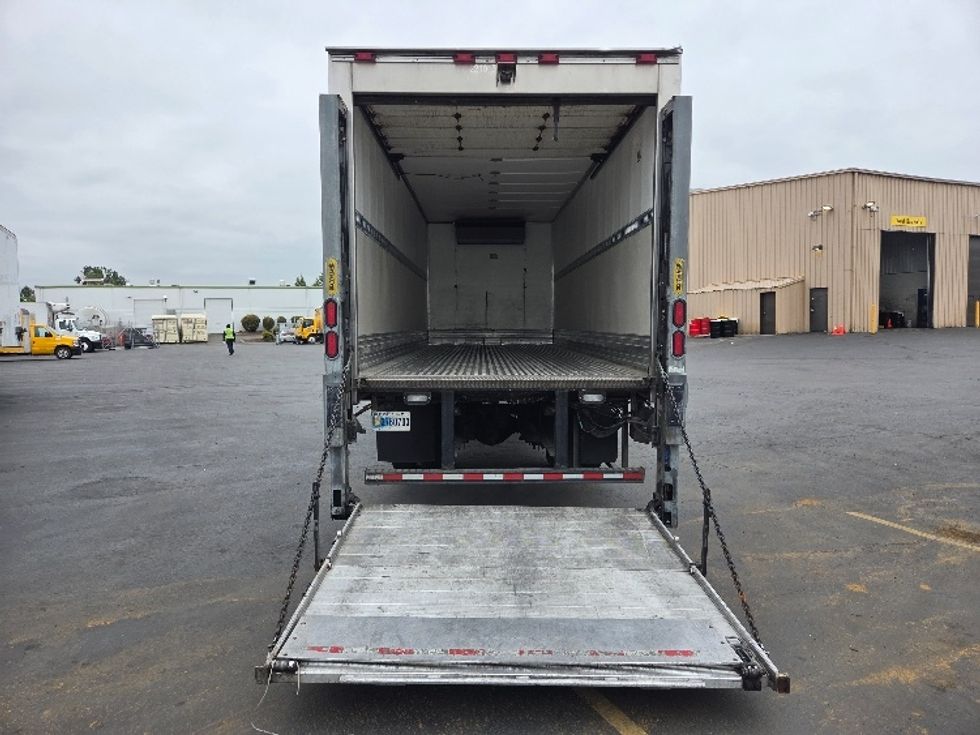 Refrigerated Truck-Light and Medium Duty Trucks-Freightliner-2019-M2-Kent-WA-147,083\n\t\tmiles-$ 52,750 - Image 10